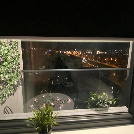 Q Select Apartment - Palas Center Jászvásár Kültér fotó